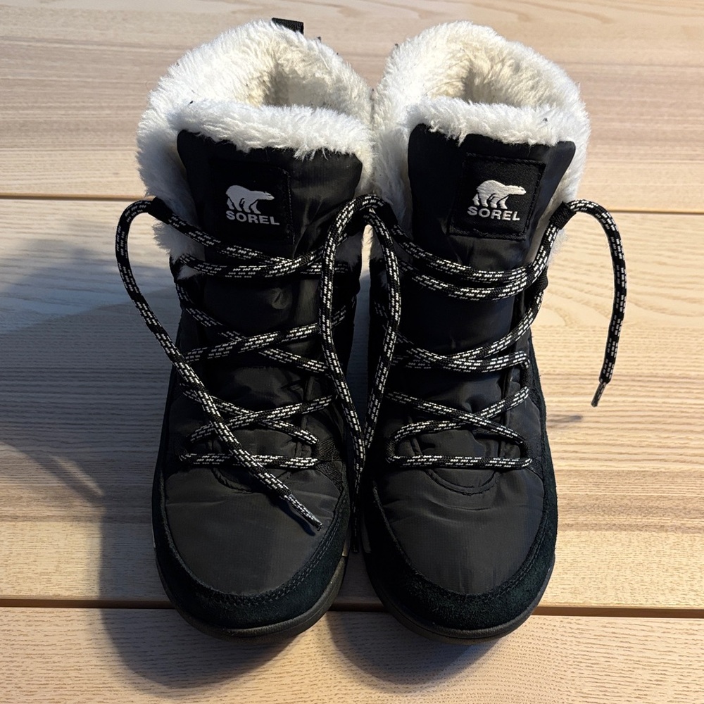 Sorel Black Boots with Cream Fur